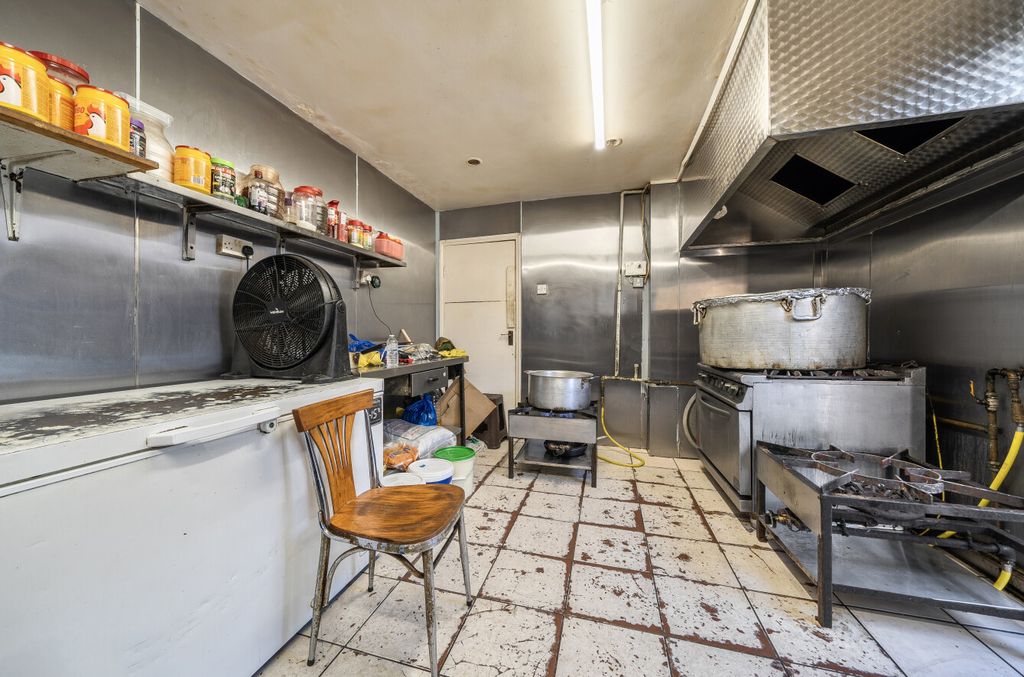 Property photo 2 of 14 1463125-15-6A05F2...