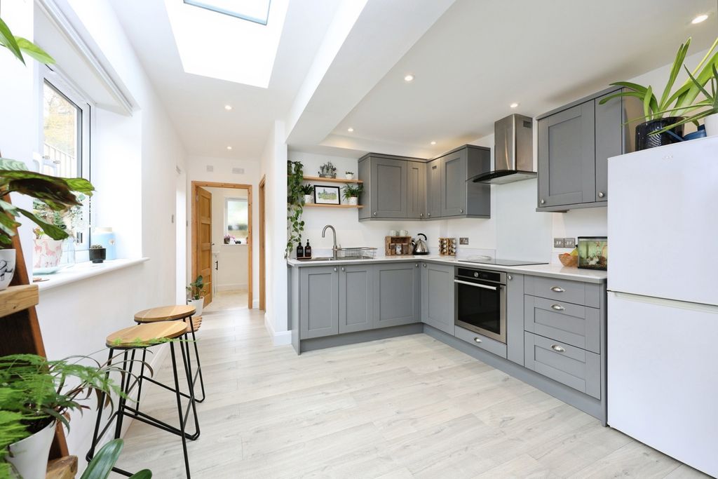 Property photo 1 of 15 Kitchen