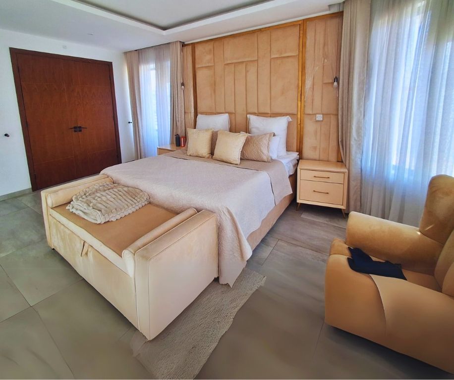 Property photo 2 of 2