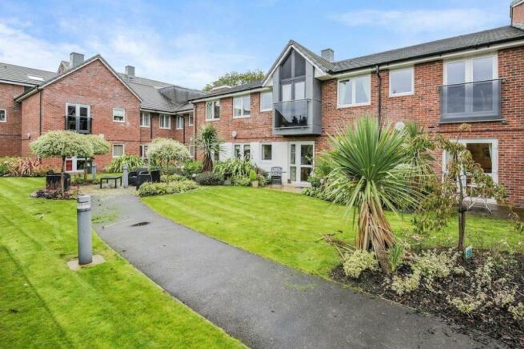 Property photo 1 of 16