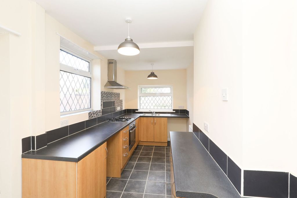 Property photo 3 of 25