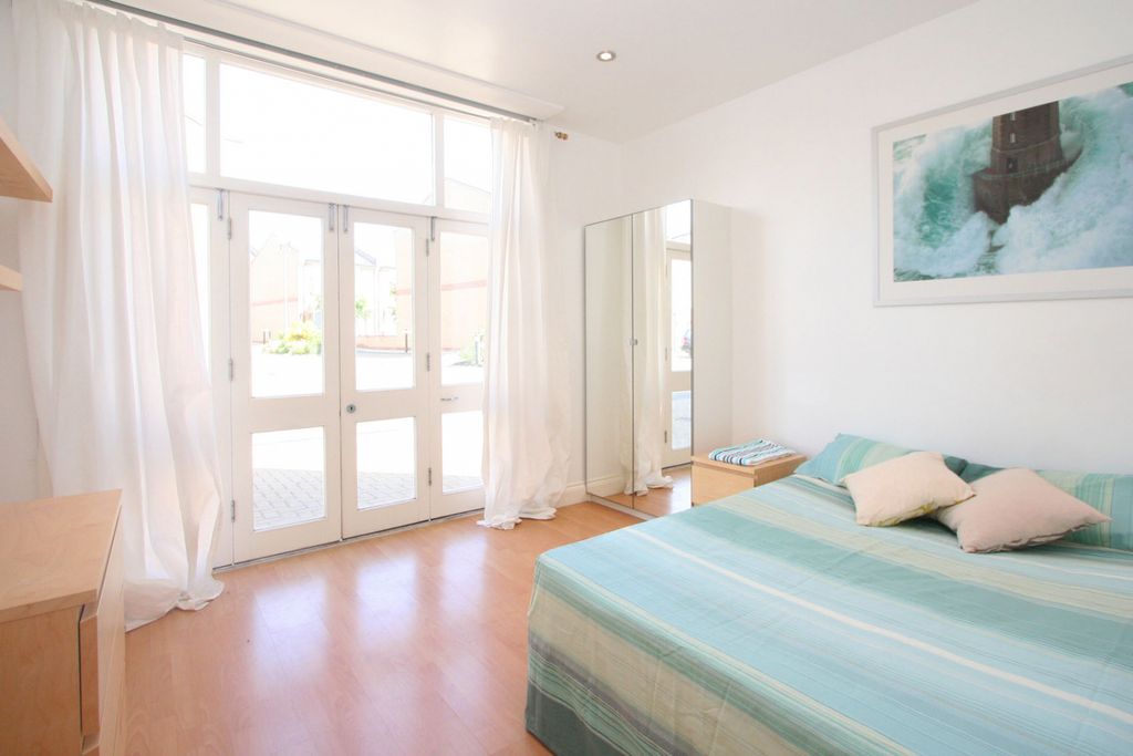Property photo 1 of 12 House Share