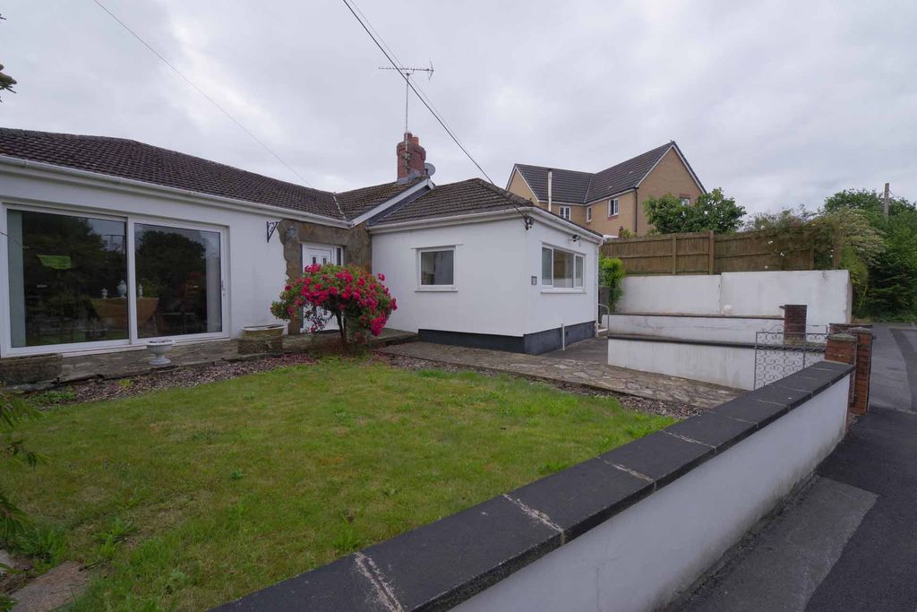 Property photo 2 of 31