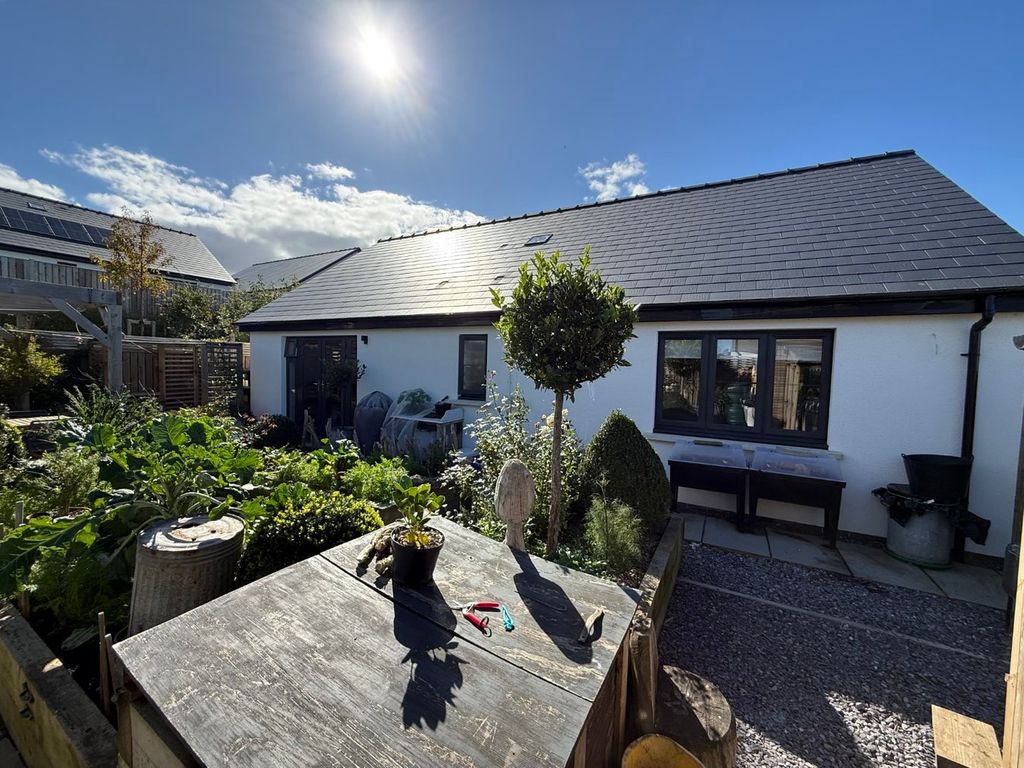 Property photo 3 of 36