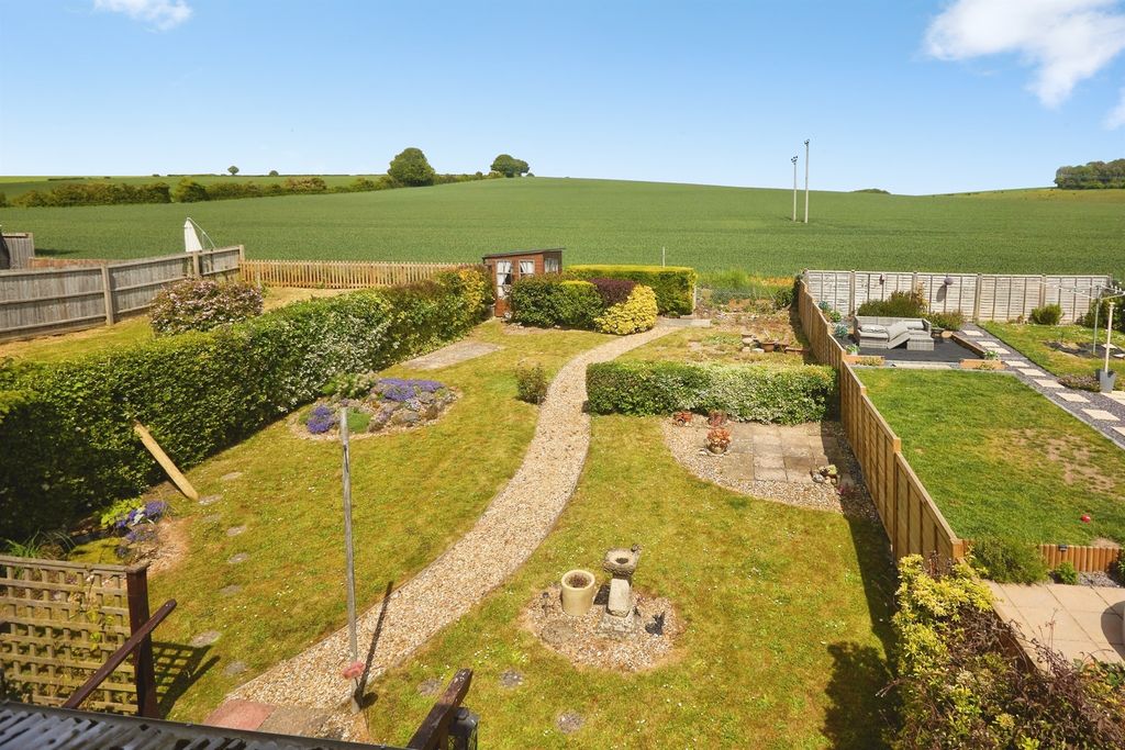Property photo 2 of 13