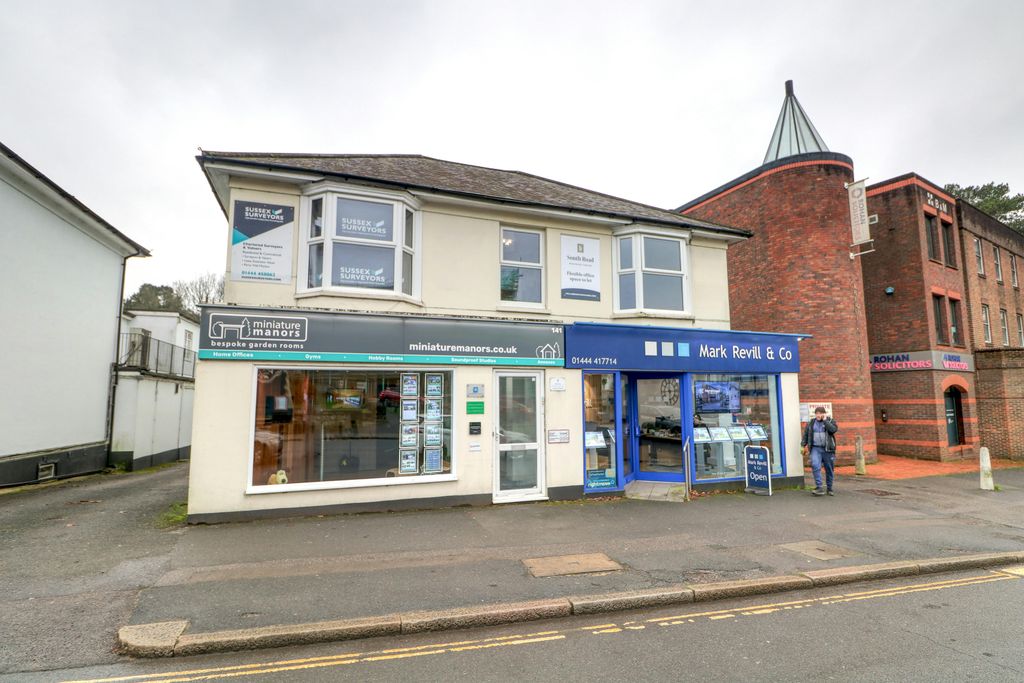 Property photo 1 of 5 Front.Jpg