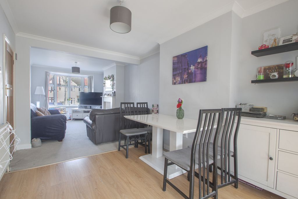 Property photo 3 of 12 Gallery