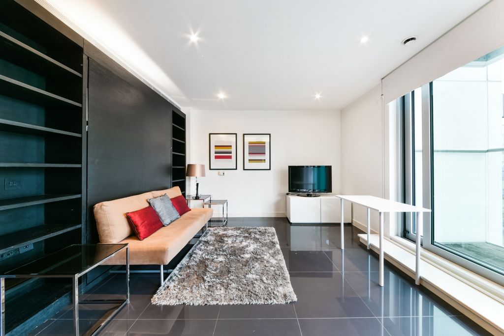 Property photo 3 of 9 Living Area