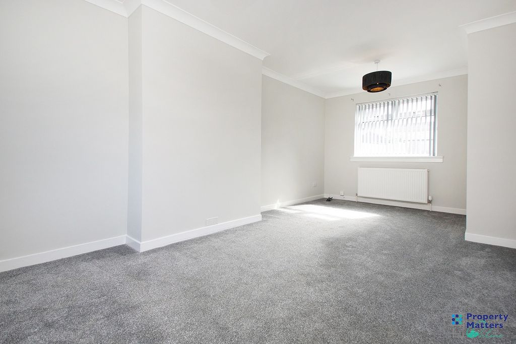 Property photo 2 of 12 Lounge