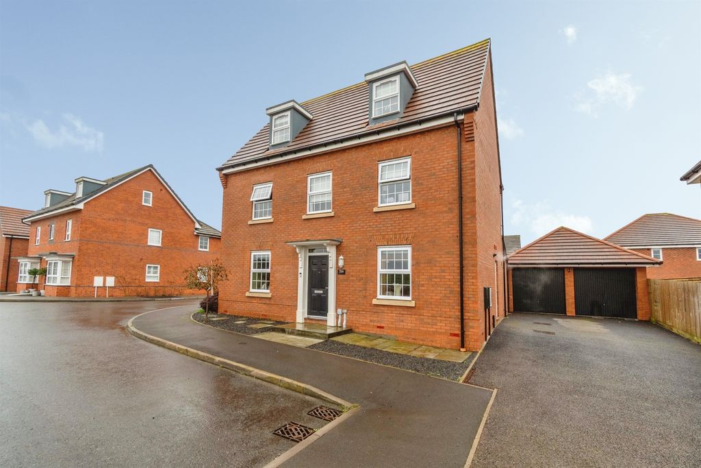 Property photo 1 of 32