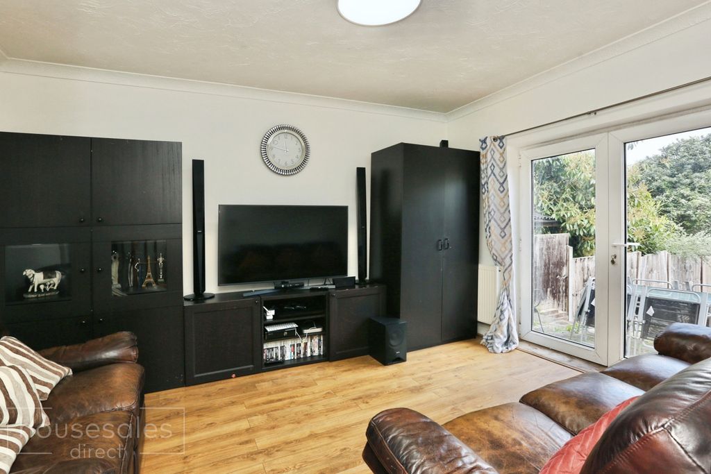 Property photo 2 of 15