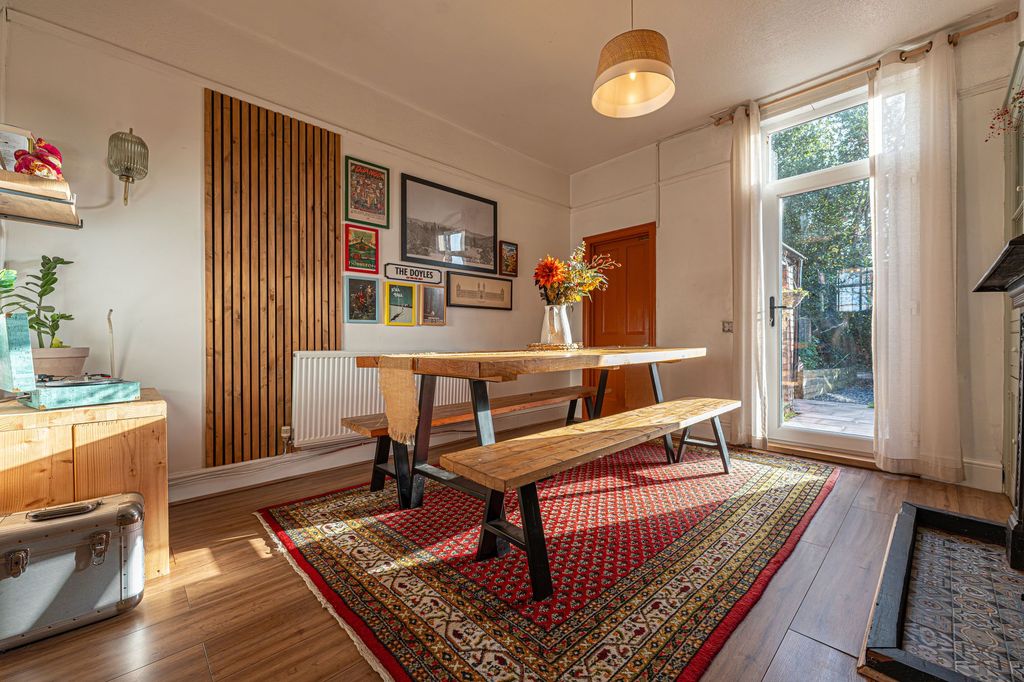 Property photo 3 of 27