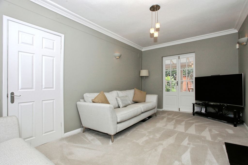 Property photo 3 of 17 Photo
