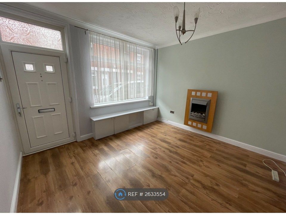 Property photo 2 of 20 Living Room