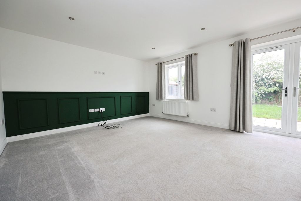 Property photo 2 of 14 5149521
