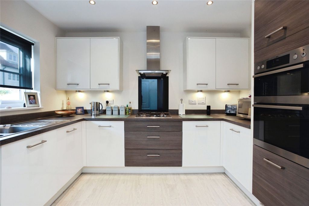 Property photo 3 of 17 Picture No. 12