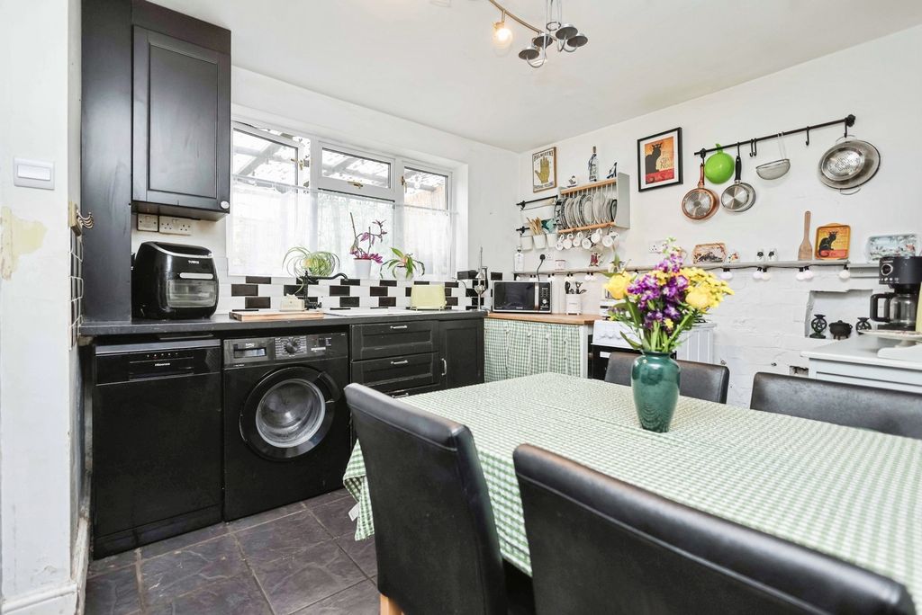 Property photo 3 of 20 Pbox-Img.Jpg