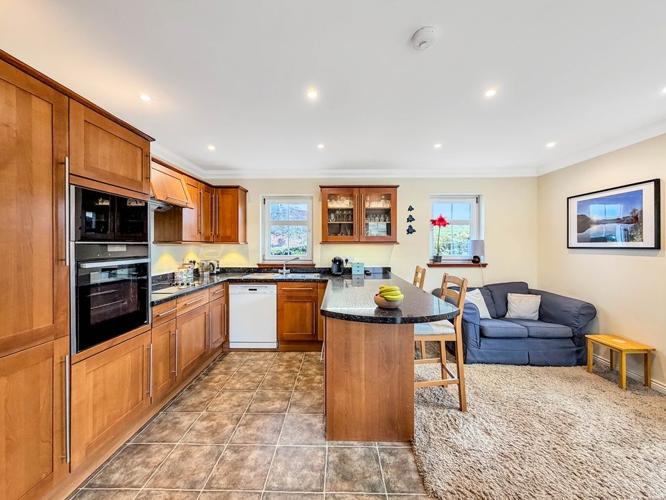 Property photo 3 of 41