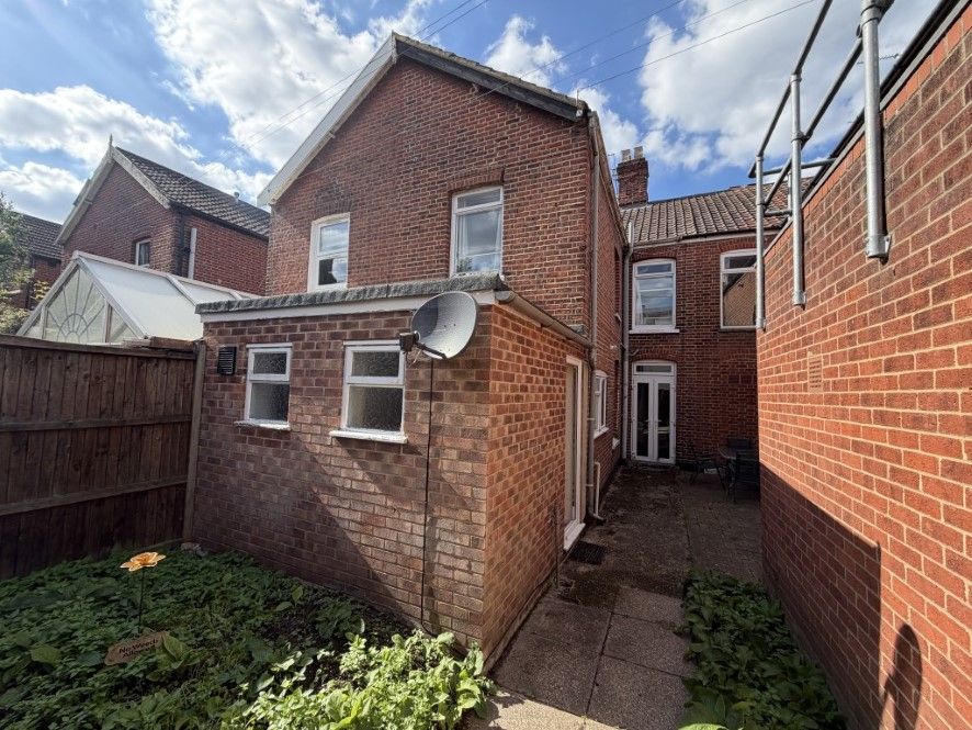 Property photo 2 of 24