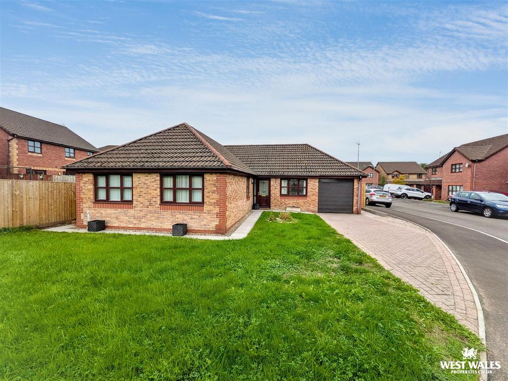 Property photo 1 of 25 22857.Jpg