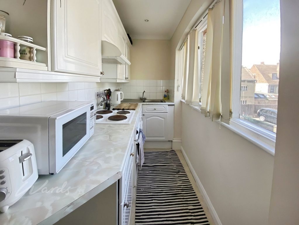 Property photo 2 of 7 Castle Kitchen