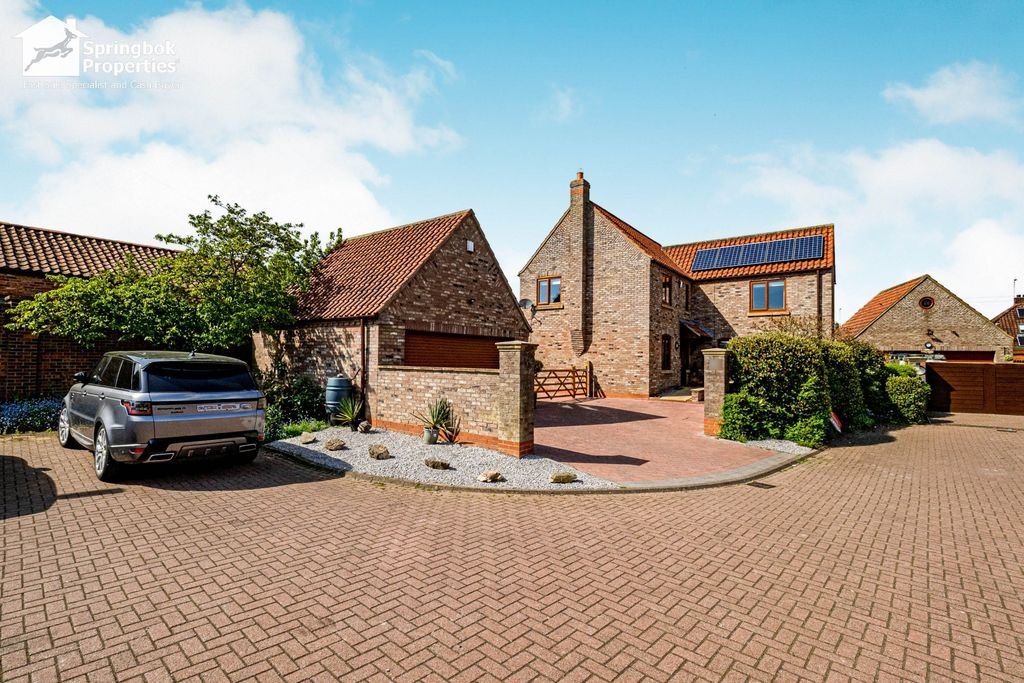 Property photo 1 of 19 Front View