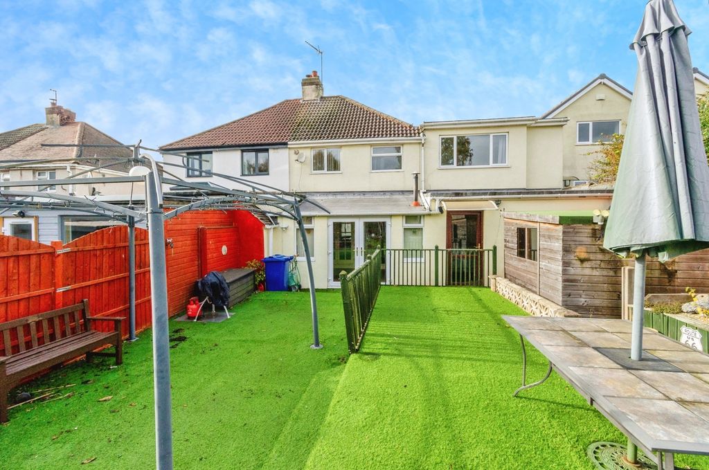 Property photo 2 of 17 Photo