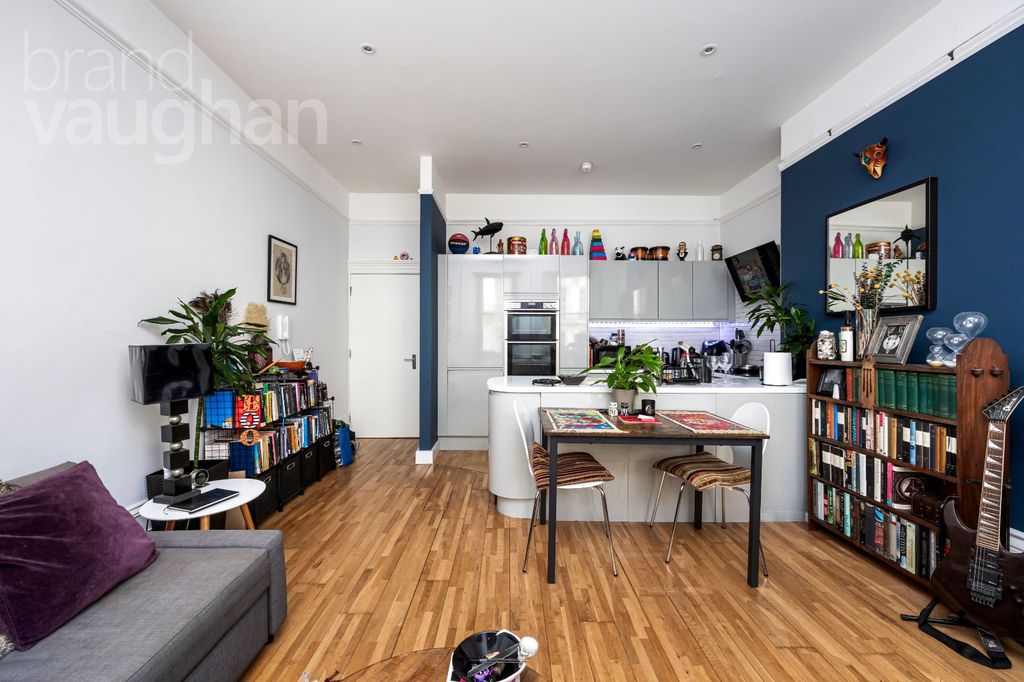 Property photo 3 of 19 Picture No. 05