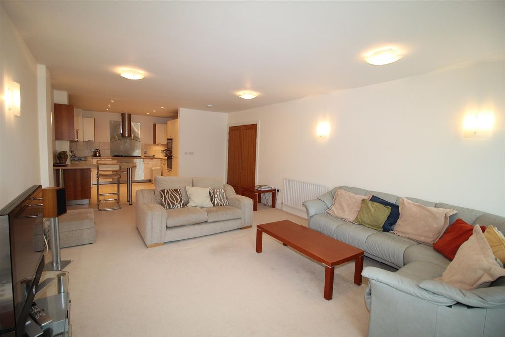 Property photo 2 of 12