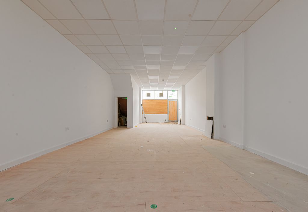 Property photo 3 of 10 Holloway Road 330-004