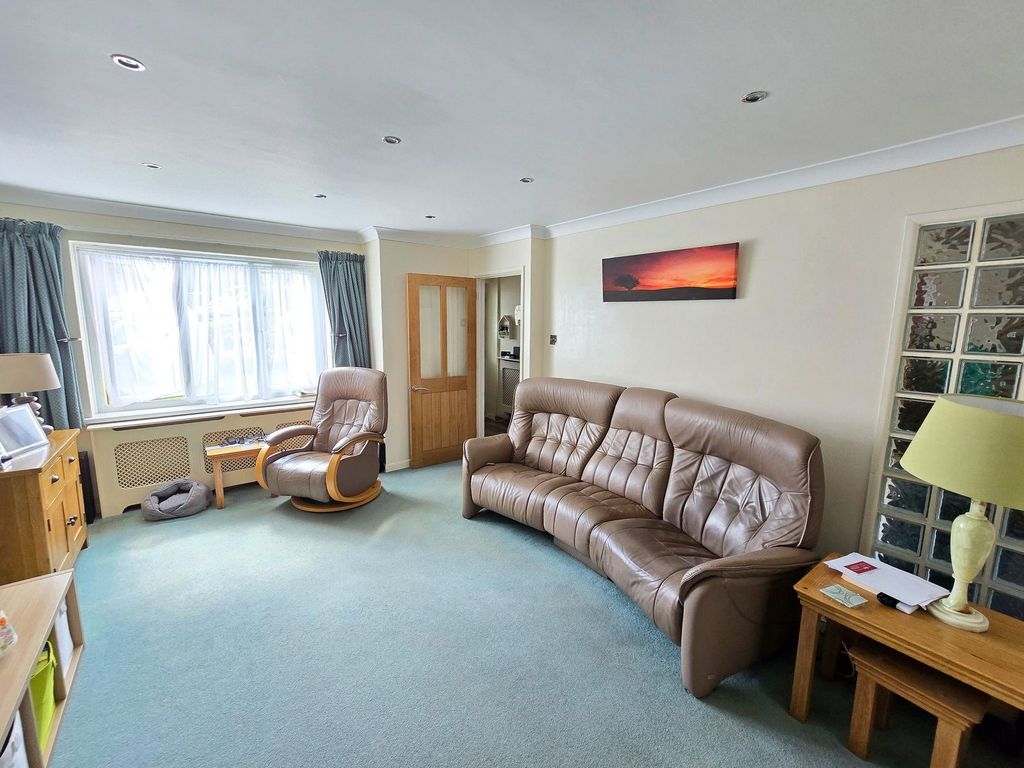 Property photo 3 of 23