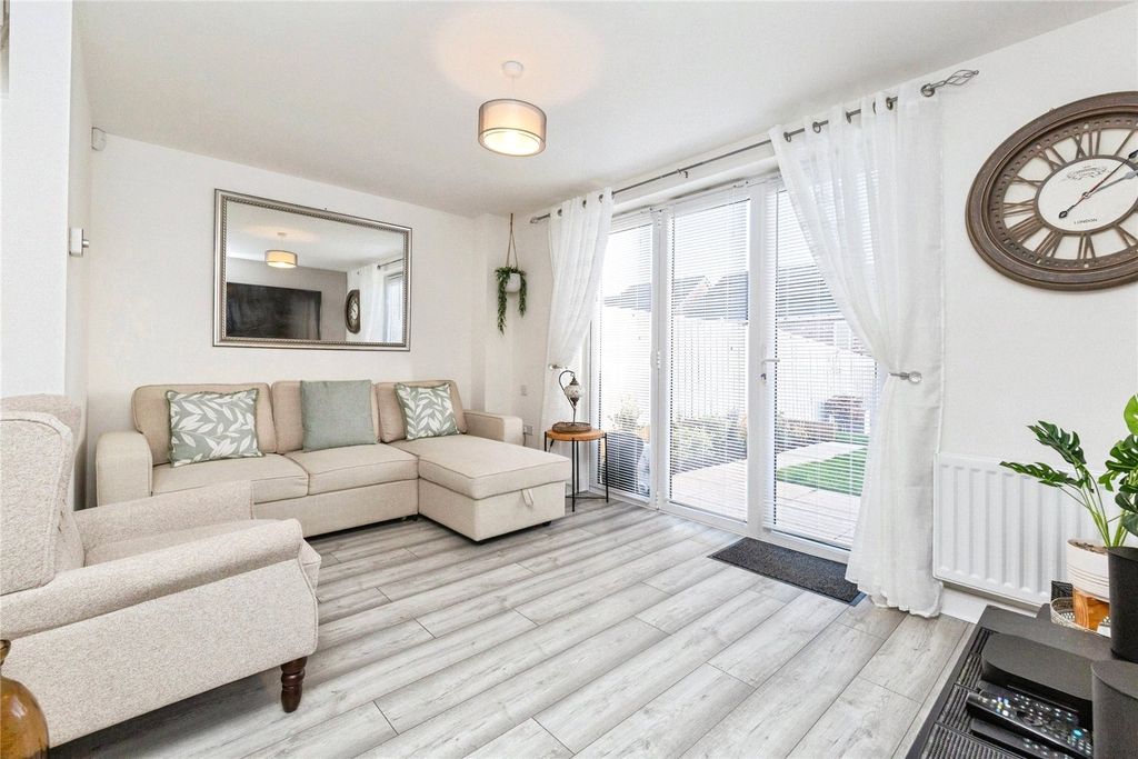 Property photo 2 of 13 Picture No. 15