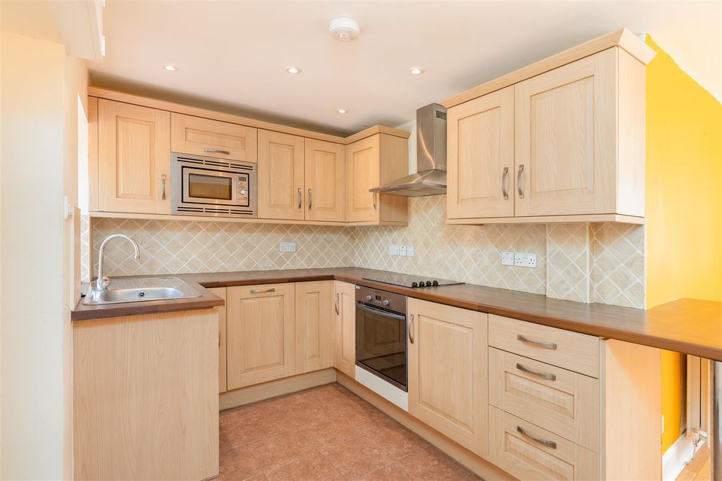 Property photo 2 of 15 1_Eden_Road-05.Jpg