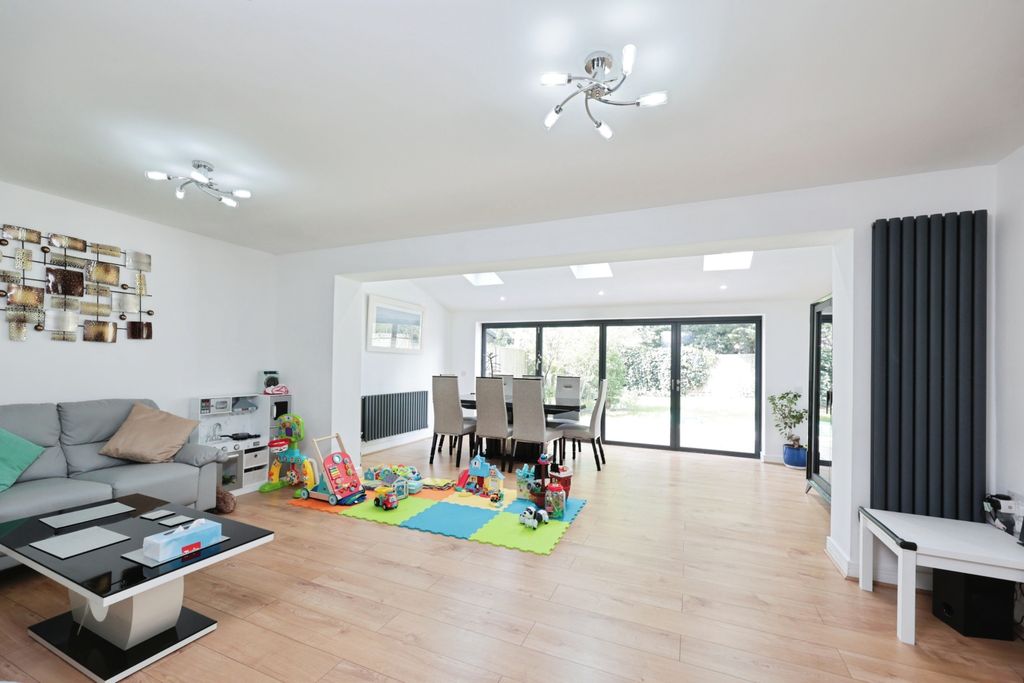 Property photo 1 of 14 Living / Dining Room
