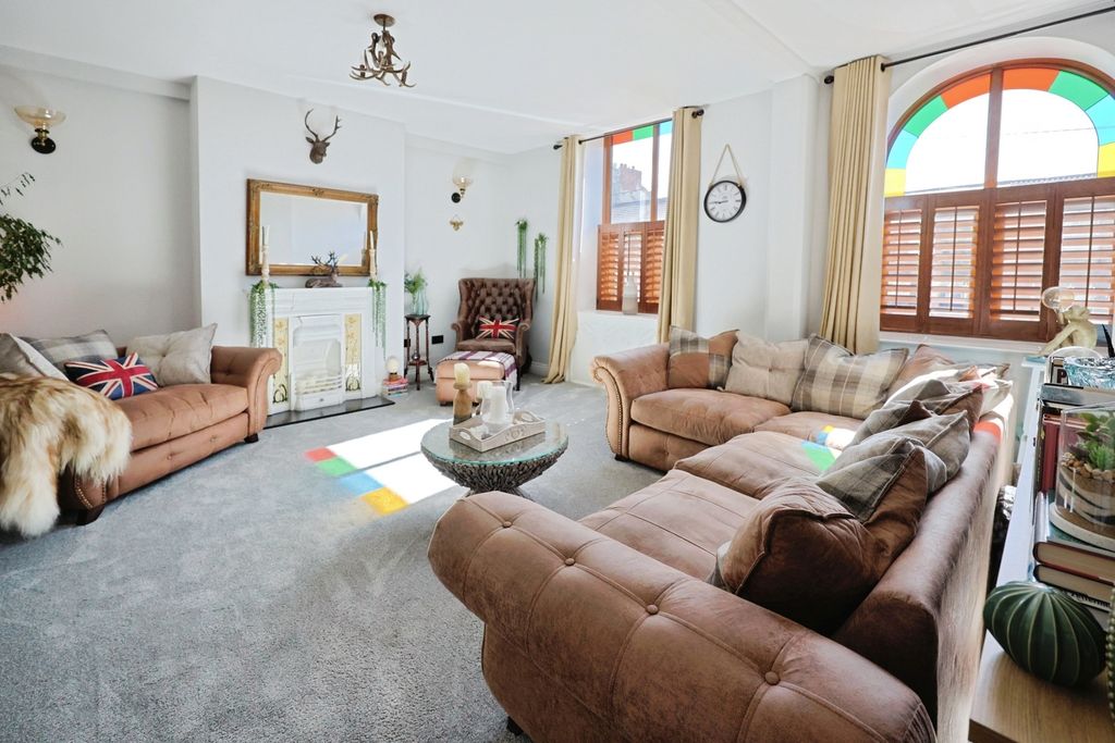 Property photo 3 of 26 Pbox-Img.Jpg