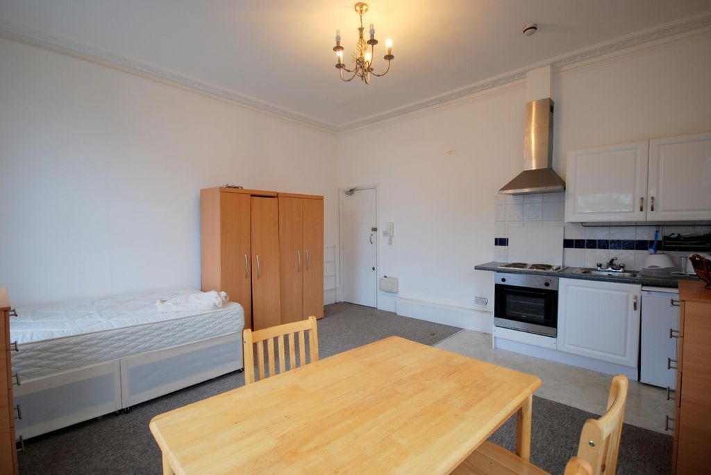 Property photo 3 of 3