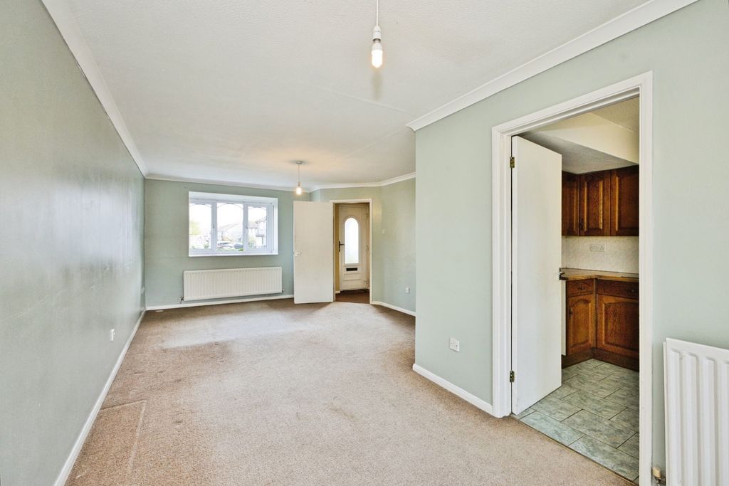 Property photo 3 of 17 Pbox-Img.Jpg