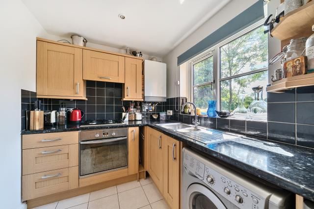 Property photo 3 of 20 Kitchen