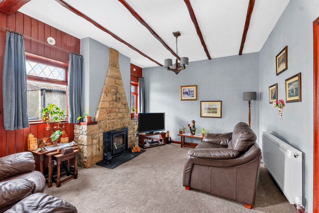 Property photo 3 of 25
