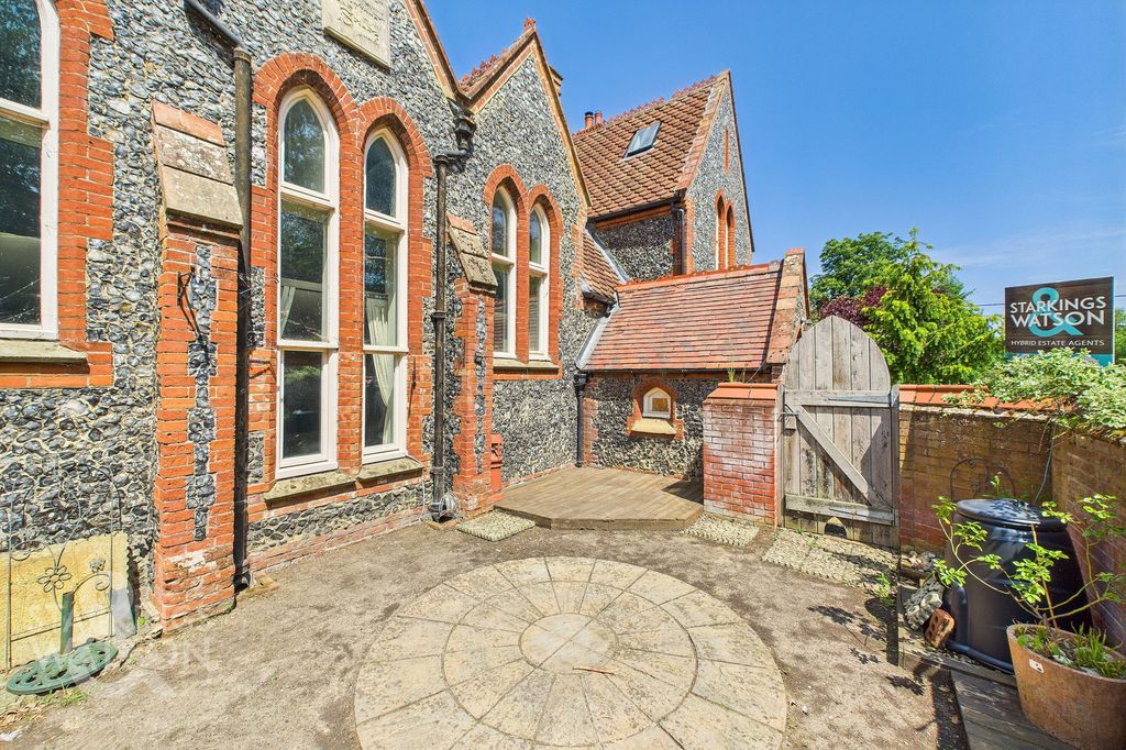 Property photo 1 of 22