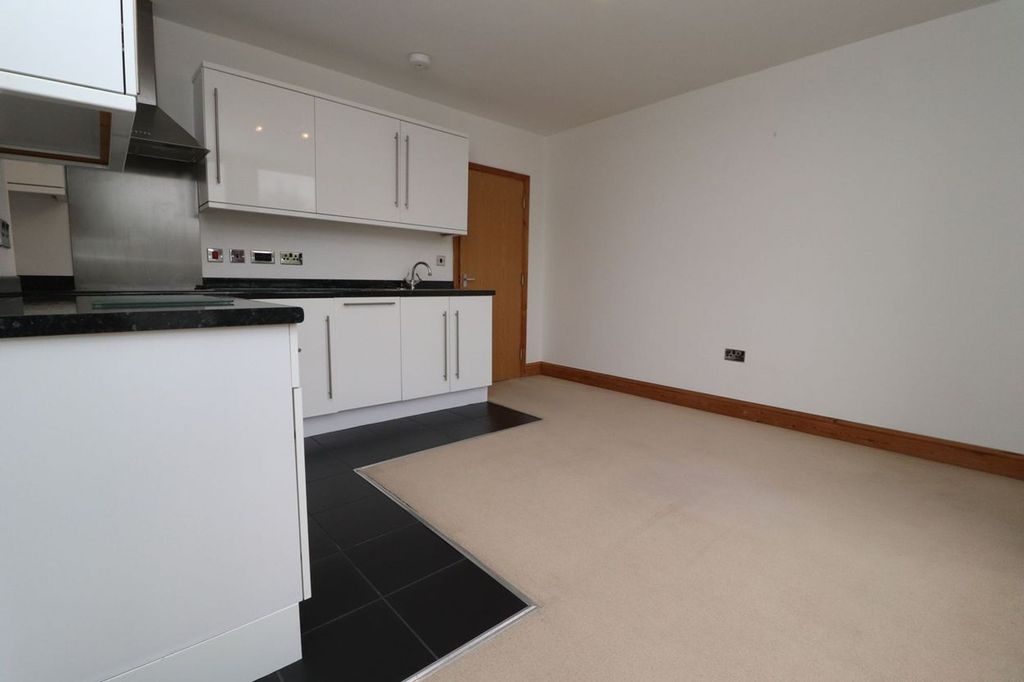 Property photo 2 of 6 Photo 3