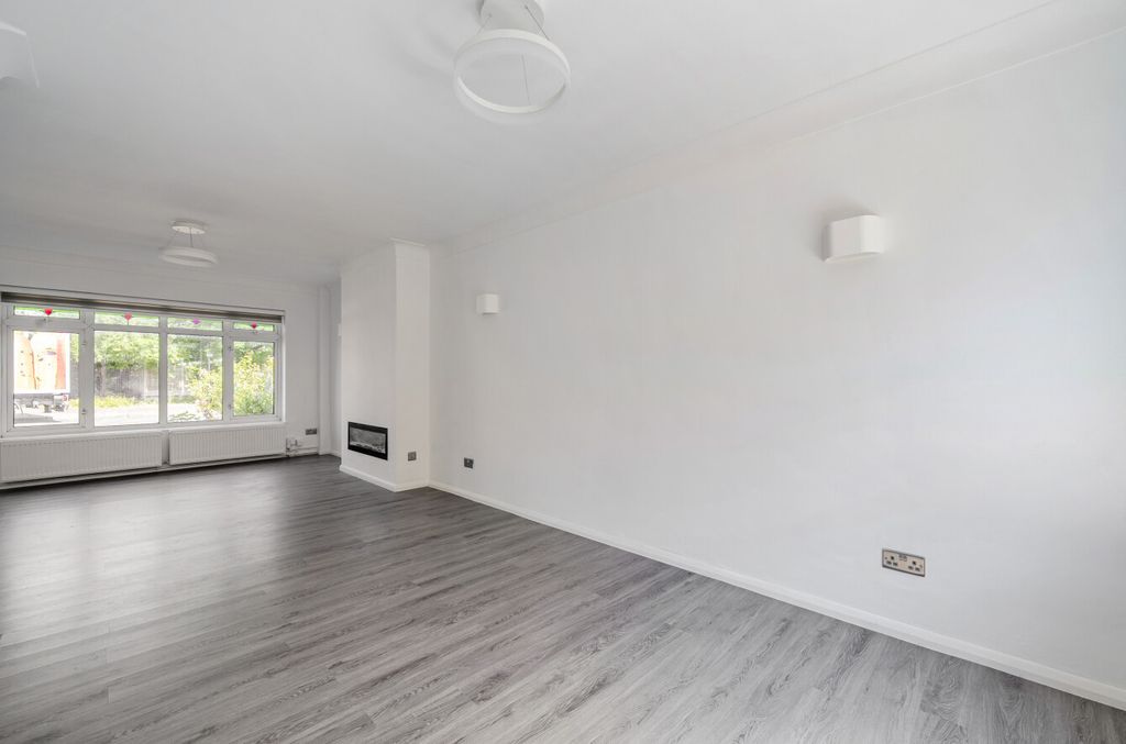 Property photo 2 of 19 1487833-16-6A54F0...