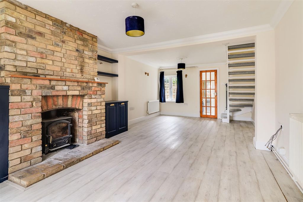 Property photo 2 of 14 Living / Dining Room