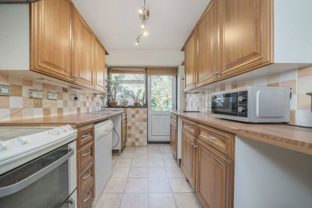 Property photo 3 of 5