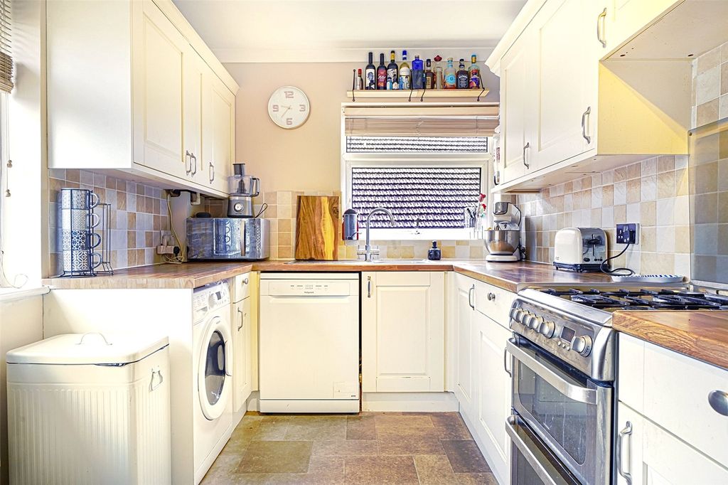 Property photo 3 of 19 Picture No. 06