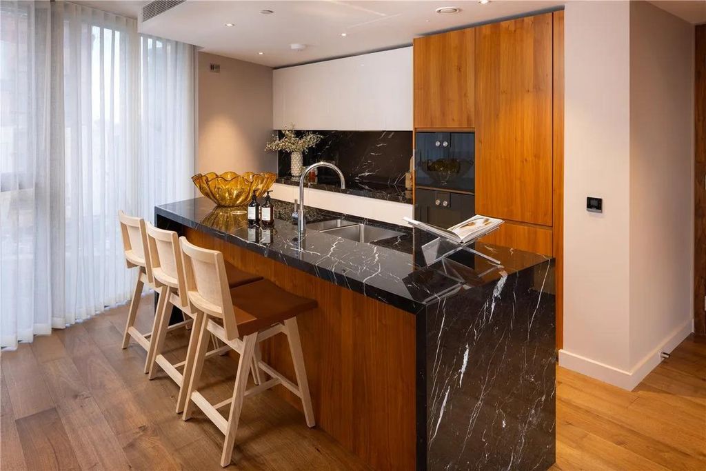 Property photo 3 of 25 Chelsea-Waterfront-03.Jpg