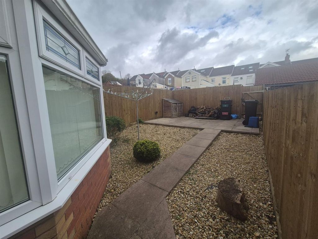 Property photo 2 of 14 Ynysowen Fach (5).Jpeg