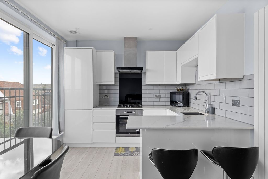 Property photo 2 of 21 Kitchen