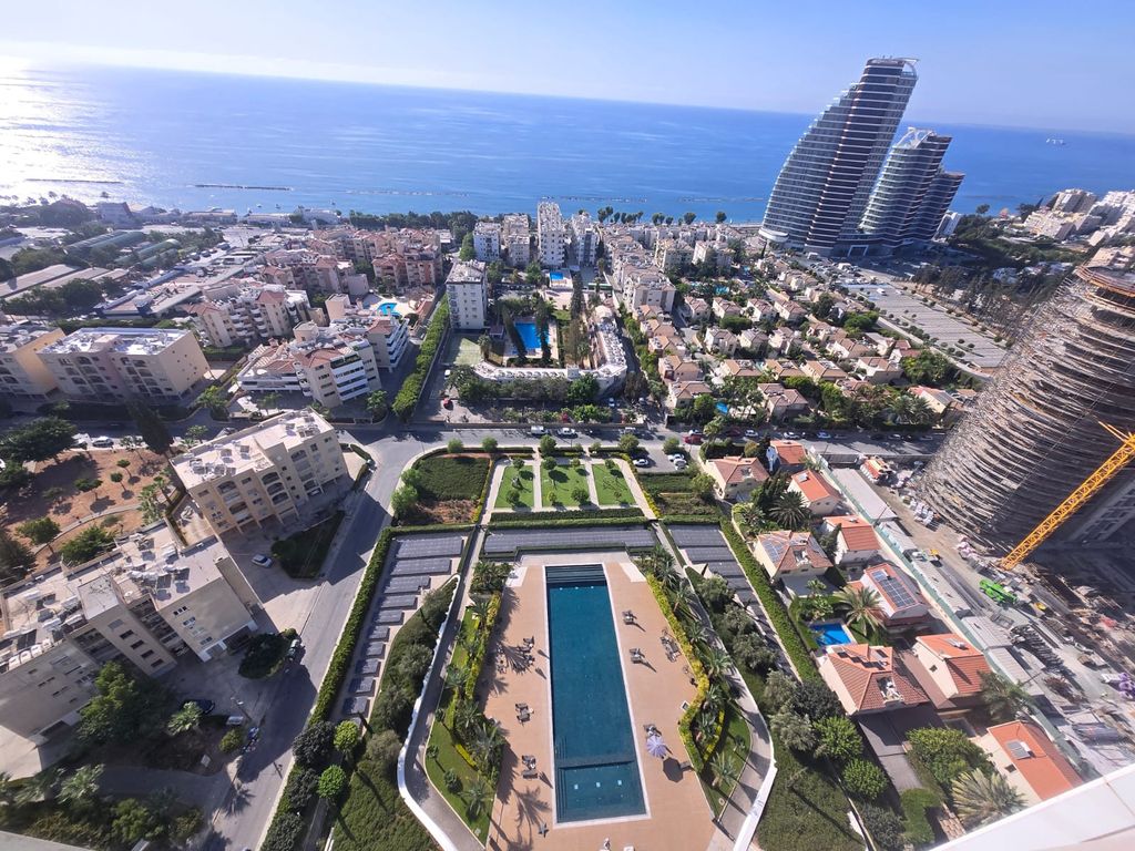 Property photo 1 of 30