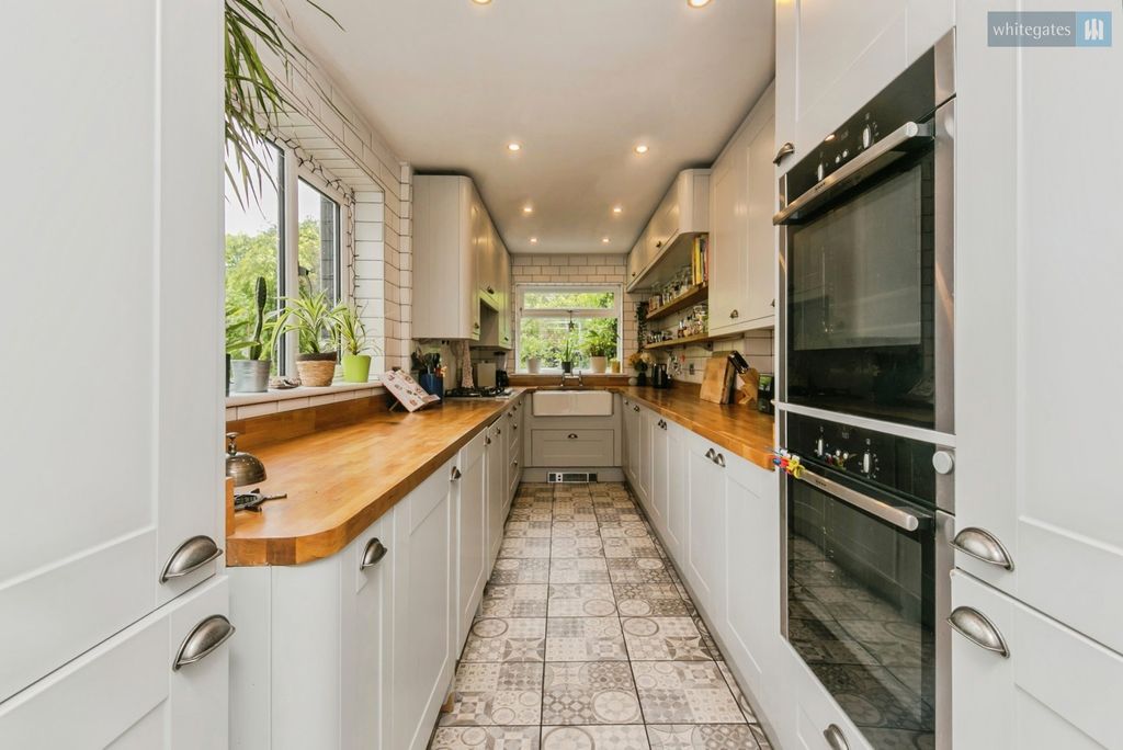 Property photo 2 of 20 Pbox-Img.Jpg